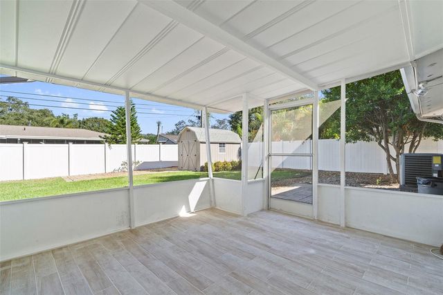 13725 BERMUDA DRIVE, Seminole, FL 33776