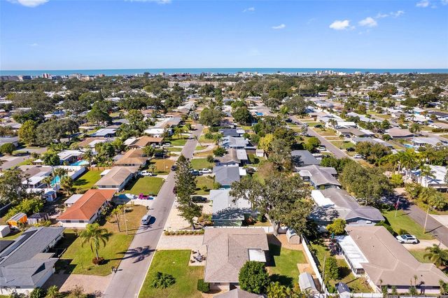 13725 BERMUDA DRIVE, Seminole, FL 33776