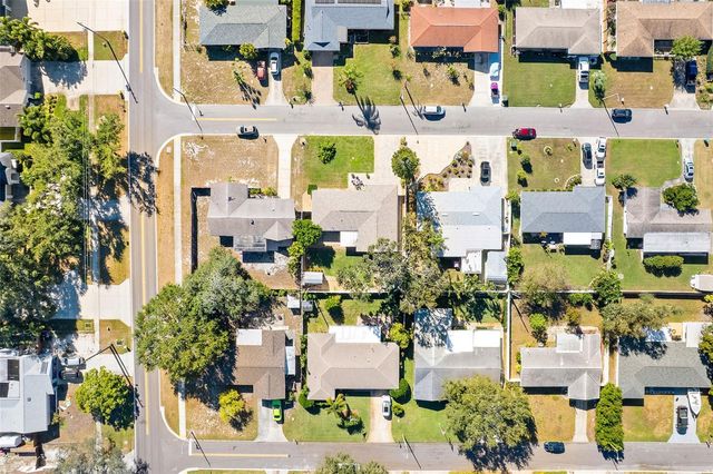 13725 BERMUDA DRIVE, Seminole, FL 33776