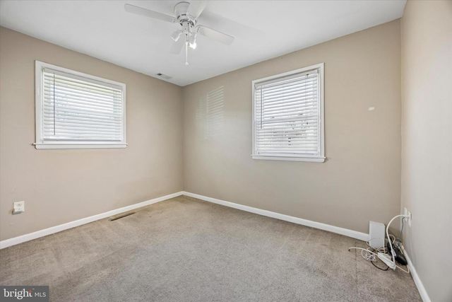 463 COLONIAL RD, Bellmawr, NJ 08031