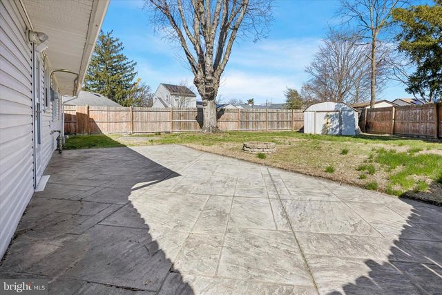 463 COLONIAL RD, Bellmawr, NJ 08031