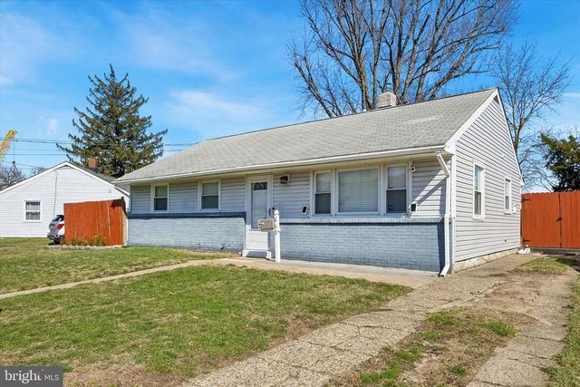 463 COLONIAL RD, Bellmawr, NJ 08031