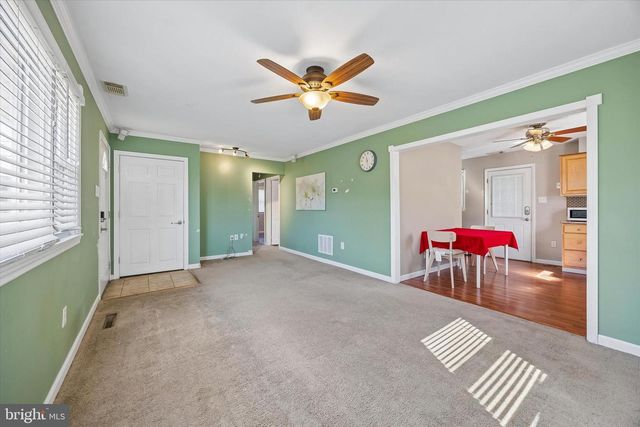 463 COLONIAL RD, Bellmawr, NJ 08031