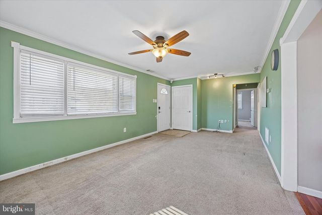 463 COLONIAL RD, Bellmawr, NJ 08031