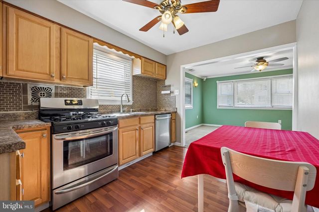 463 COLONIAL RD, Bellmawr, NJ 08031