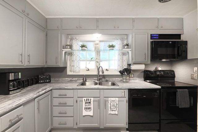 3619 E 9th St N, Wichita, KS 67208