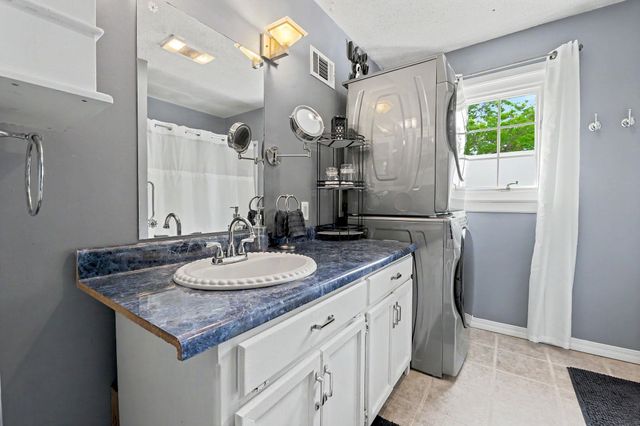 3619 E 9th St N, Wichita, KS 67208