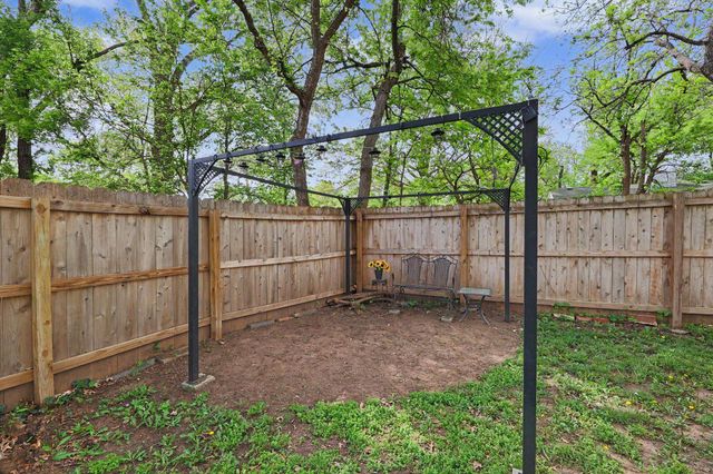 3619 E 9th St N, Wichita, KS 67208