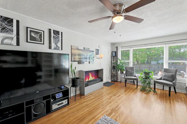 3619 E 9th St N, Wichita, KS 67208