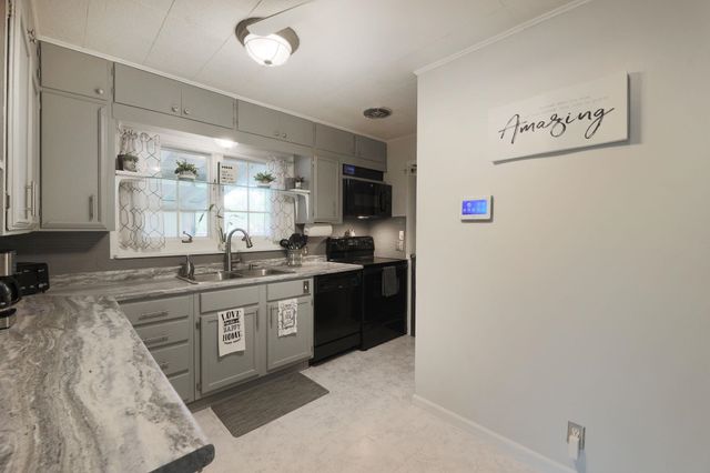 3619 E 9th St N, Wichita, KS 67208