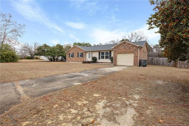 3555 Sturbridge Drive, Hope Mills, NC 28348