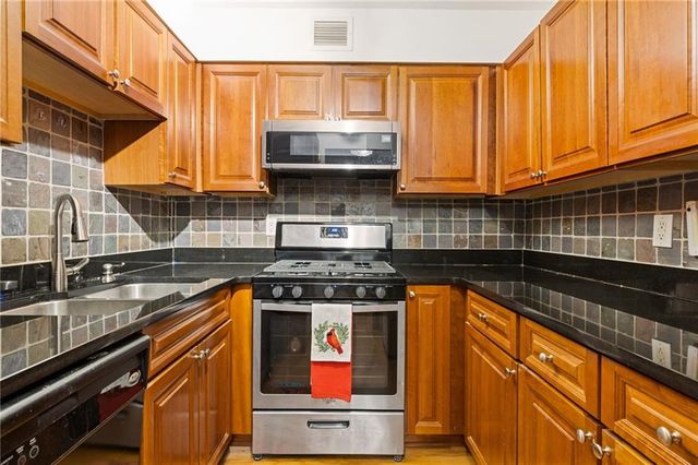 2479 Peachtree NE Road 402, Atlanta, GA 30305