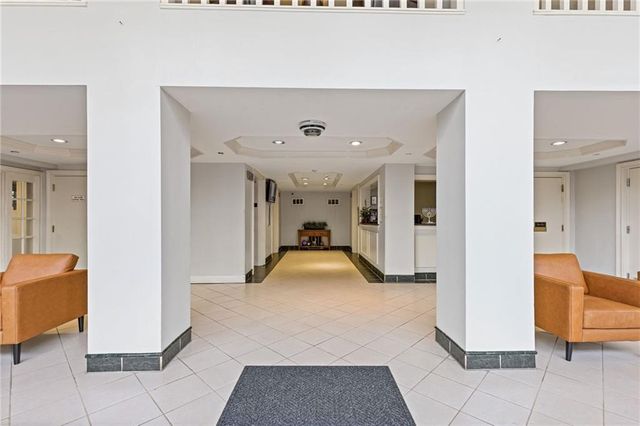 2479 Peachtree NE Road 402, Atlanta, GA 30305