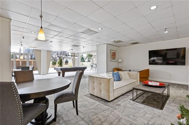 2479 Peachtree NE Road 402, Atlanta, GA 30305