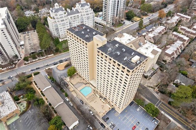 2479 Peachtree NE Road 402, Atlanta, GA 30305