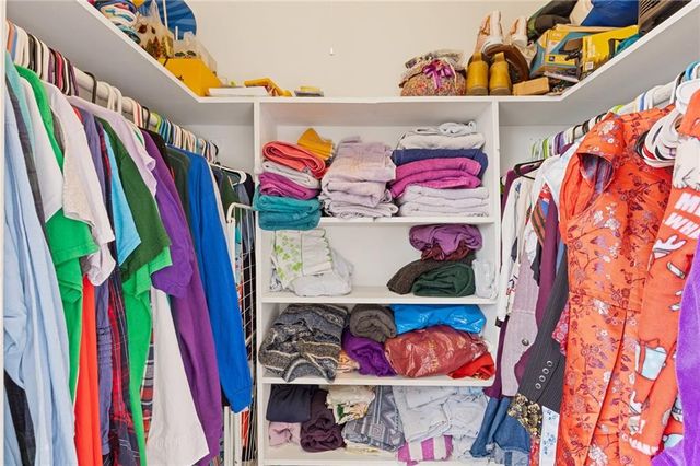 2479 Peachtree NE Road 402, Atlanta, GA 30305