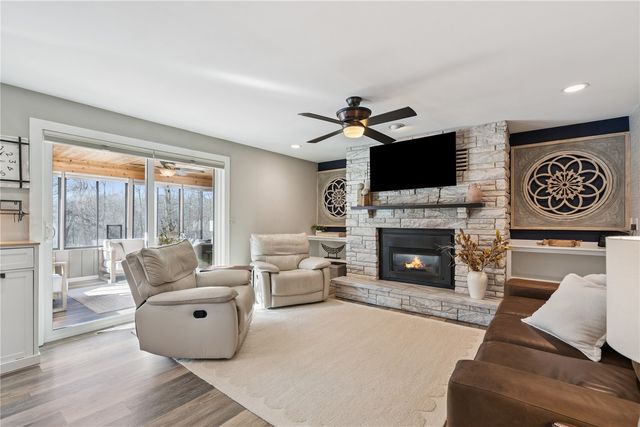 1596 Sunrise Drive NE, Solon, IA 52333