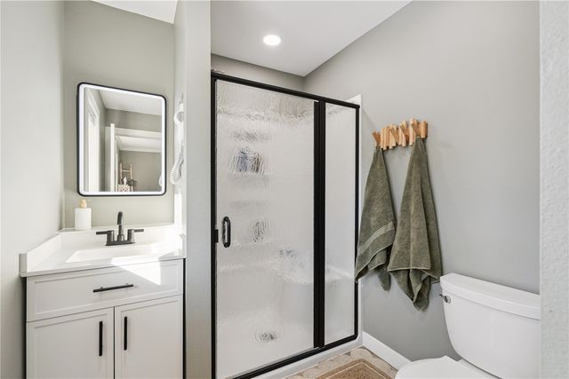 1596 Sunrise Drive NE, Solon, IA 52333