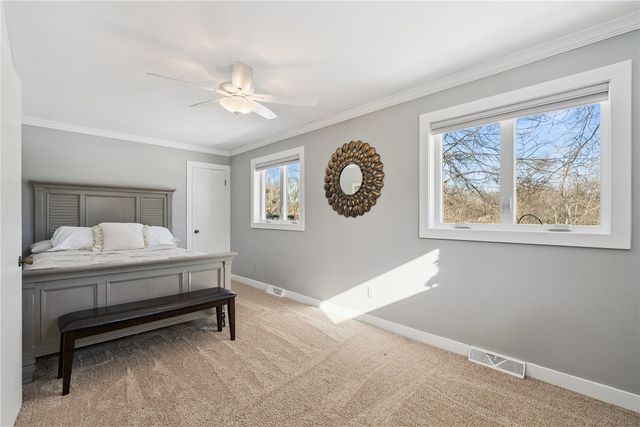 1596 Sunrise Drive NE, Solon, IA 52333