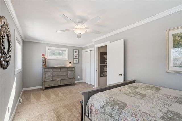 1596 Sunrise Drive NE, Solon, IA 52333