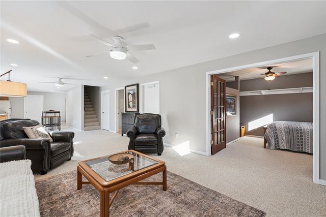 1596 Sunrise Drive NE, Solon, IA 52333