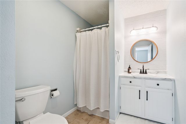 1596 Sunrise Drive NE, Solon, IA 52333