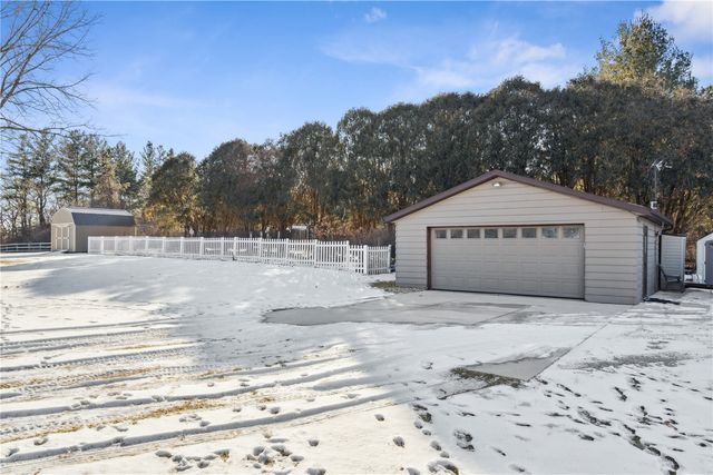 1596 Sunrise Drive NE, Solon, IA 52333