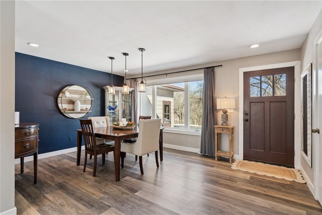 1596 Sunrise Drive NE, Solon, IA 52333