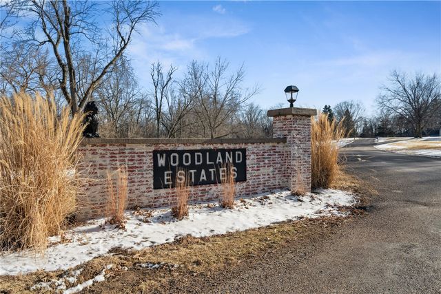 1596 Sunrise Drive NE, Solon, IA 52333