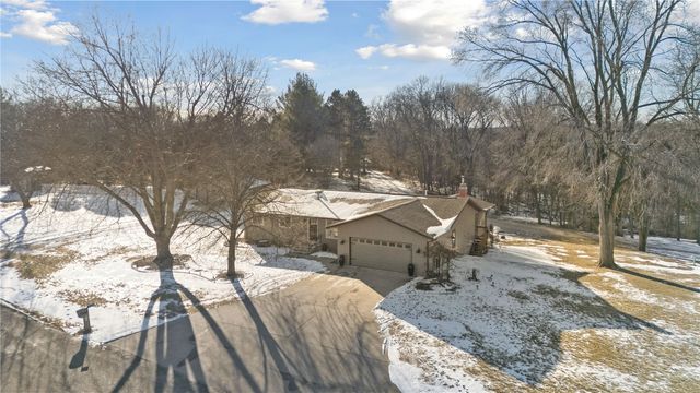 1596 Sunrise Drive NE, Solon, IA 52333