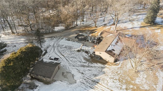 1596 Sunrise Drive NE, Solon, IA 52333