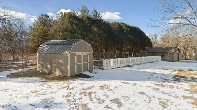 1596 Sunrise Drive NE, Solon, IA 52333