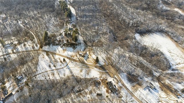 1596 Sunrise Drive NE, Solon, IA 52333