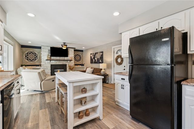 1596 Sunrise Drive NE, Solon, IA 52333