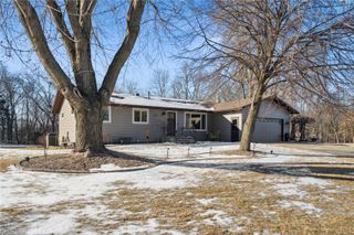 1596 Sunrise Drive NE, Solon, IA 52333