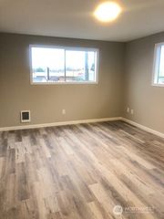 1355 State Avenue #B, Marysville, WA 98270