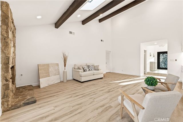 7620 Rudnick Avenue, Canoga Park, CA 91304