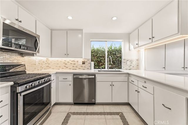 7620 Rudnick Avenue, Canoga Park, CA 91304