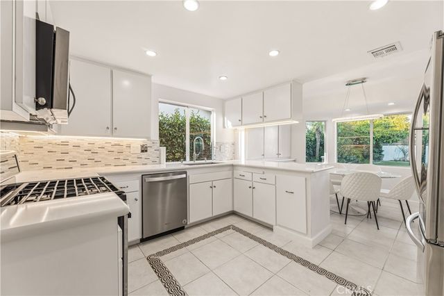 7620 Rudnick Avenue, Canoga Park, CA 91304