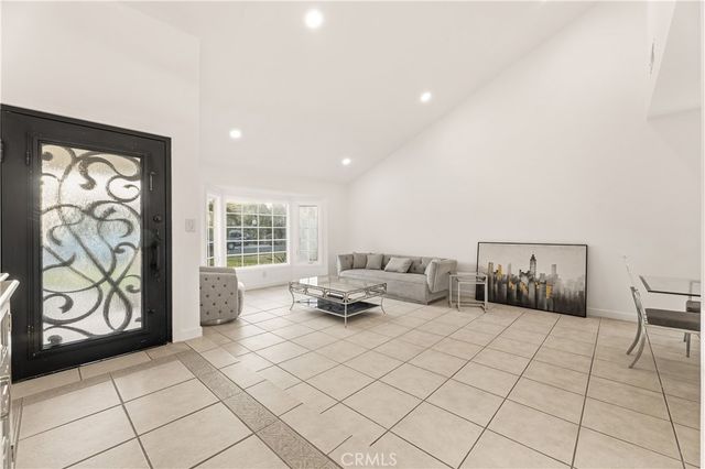 7620 Rudnick Avenue, Canoga Park, CA 91304