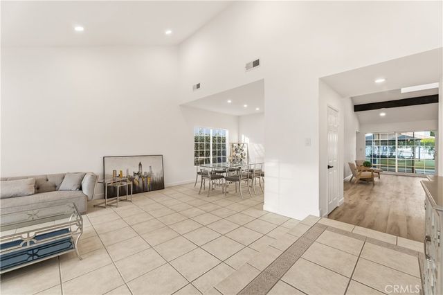 7620 Rudnick Avenue, Canoga Park, CA 91304
