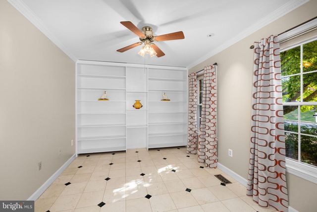 9454 LAPSTRAKE LN, Burke, VA 22015