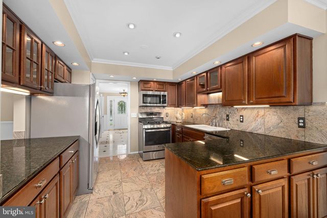 9454 LAPSTRAKE LN, Burke, VA 22015