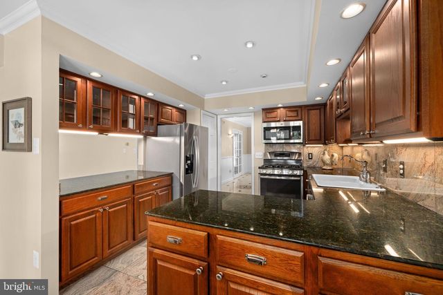 9454 LAPSTRAKE LN, Burke, VA 22015