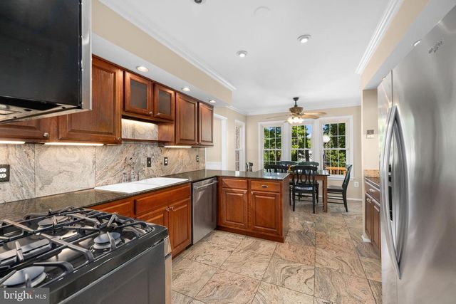 9454 LAPSTRAKE LN, Burke, VA 22015