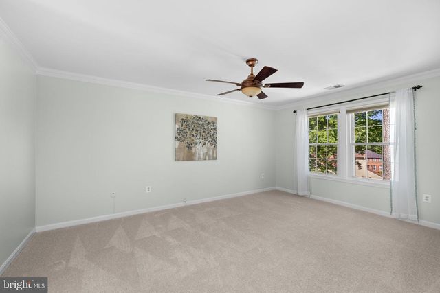 9454 LAPSTRAKE LN, Burke, VA 22015