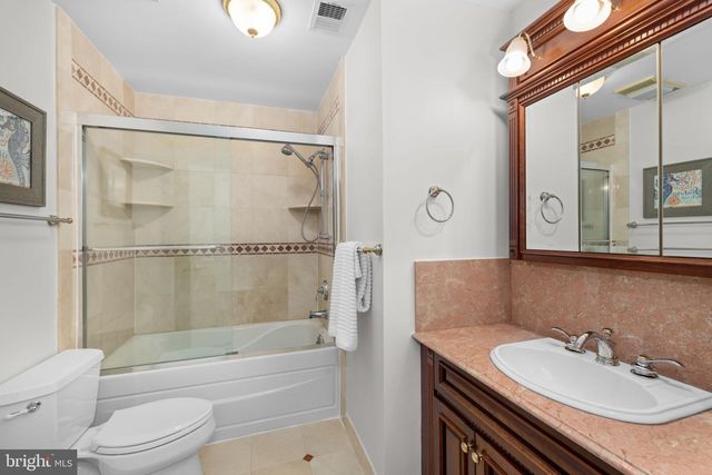 9454 LAPSTRAKE LN, Burke, VA 22015