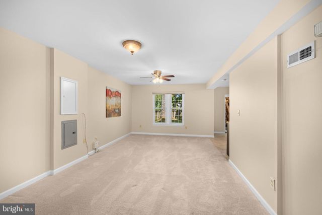 9454 LAPSTRAKE LN, Burke, VA 22015