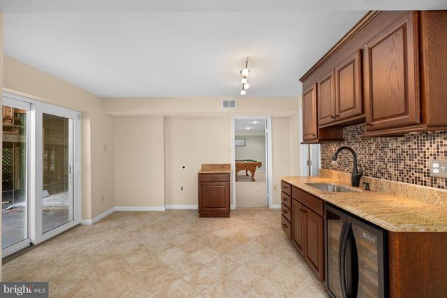 9454 LAPSTRAKE LN, Burke, VA 22015