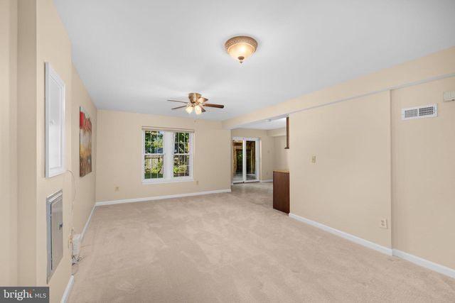 9454 LAPSTRAKE LN, Burke, VA 22015